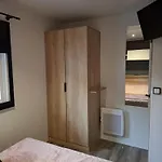 Kamp alanı Spacieux Mobilhome Petit Coin De Paradis Mar Estang 4 Etoiles Et Pied Dans La Canet-en-Roussillon