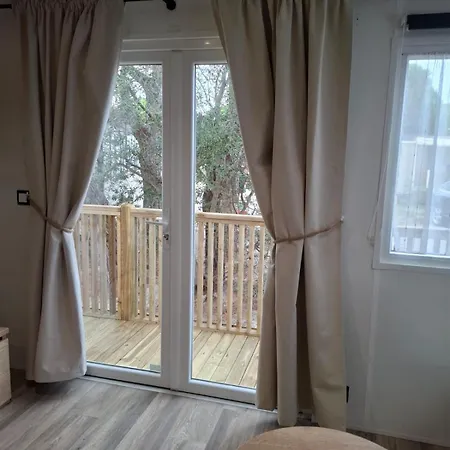 Spacieux Mobilhome Petit Coin De Paradis Mar Estang 4 Etoiles Et Pied Dans La Canet-en-Roussillon