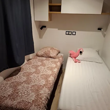 Spacieux Mobilhome Petit Coin De Paradis Mar Estang 4 Etoiles Et Pied Dans La Canet-en-Roussillon