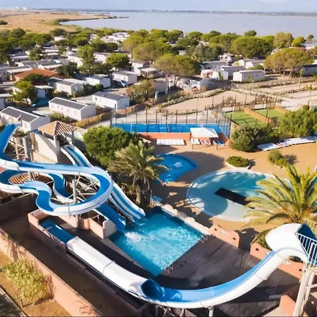 Kamp alanı Spacieux Mobilhome Petit Coin De Paradis Mar Estang 4 Etoiles Et Pied Dans La Canet-en-Roussillon
