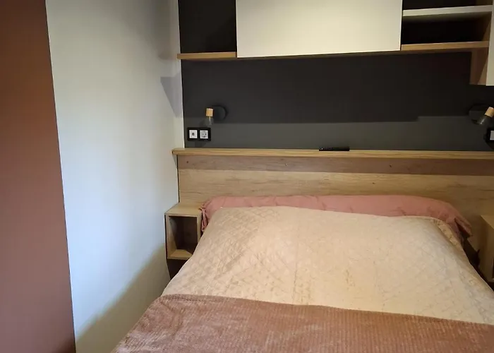 Spacieux Mobilhome Petit Coin De Paradis Mar Estang 4 Etoiles Et Pied Dans La *