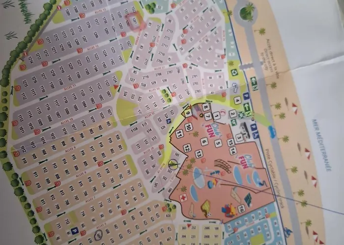 Spacieux Mobilhome Petit Coin De Paradis Mar Estang 4 Etoiles Et Pied Dans La Camping *