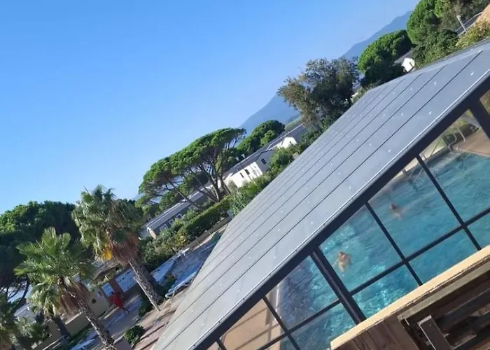 Spacieux Mobilhome Petit Coin De Paradis Mar Estang 4 Etoiles Et Pied Dans La Camping *