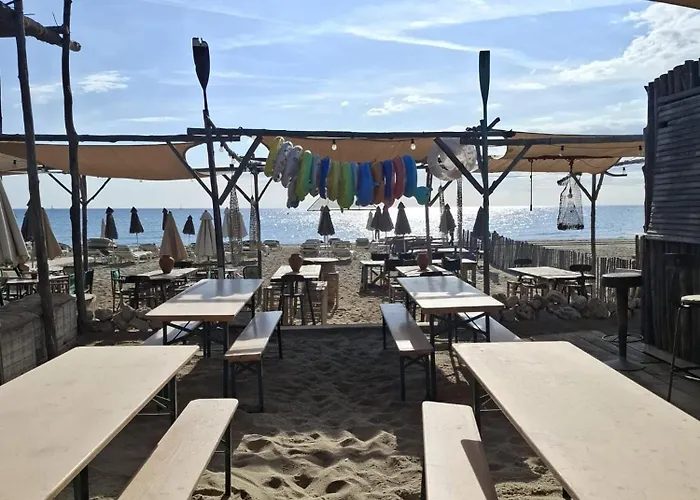 Camping Spacieux Mobilhome Petit Coin De Paradis Mar Estang 4 Etoiles Et Pied Dans La *
